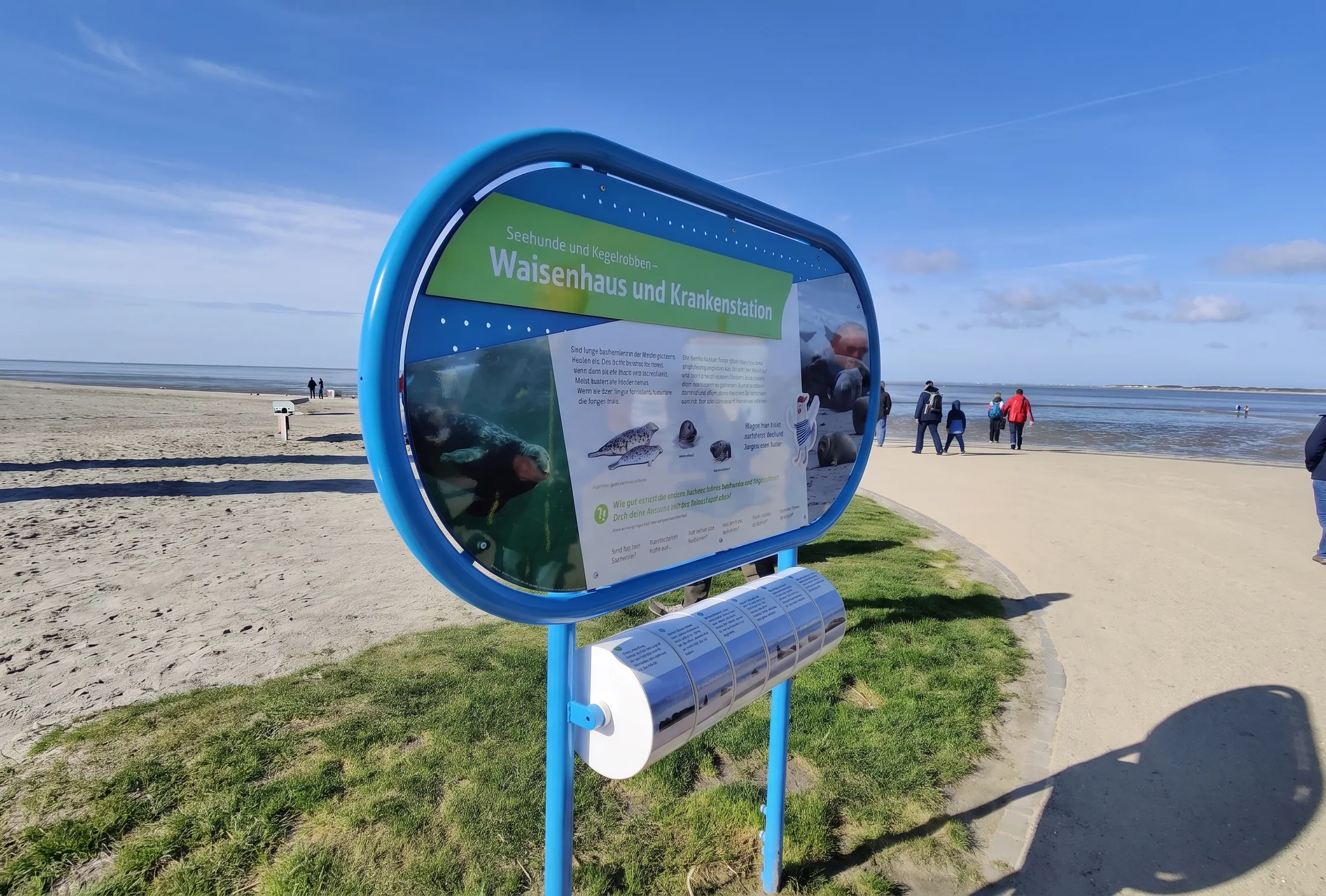 Info-Station Waisenhaus und Krabbenstation am Strand von Norddeich