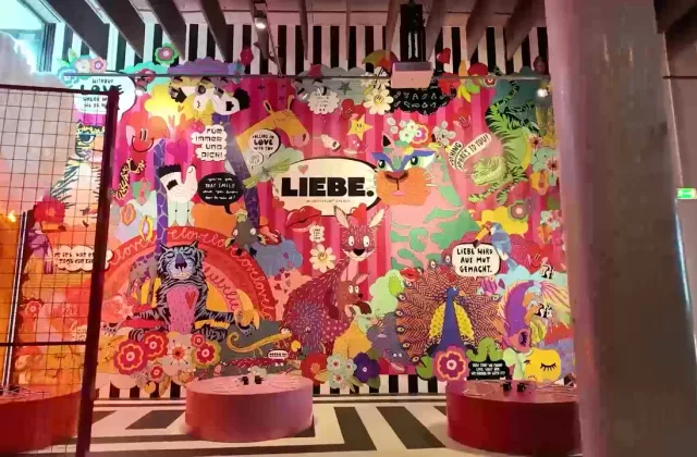 Universum: LIEBE