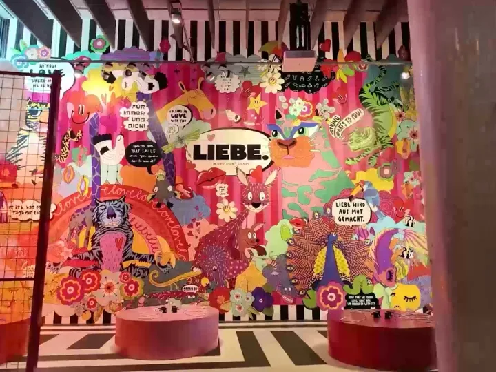 Universum: LIEBE